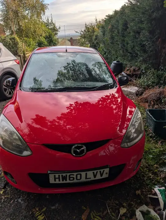 Mazda Mazda2 2010 photo 2