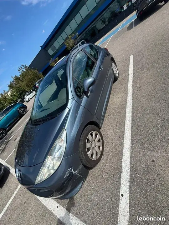 Peugeot 207 2006 photo 2