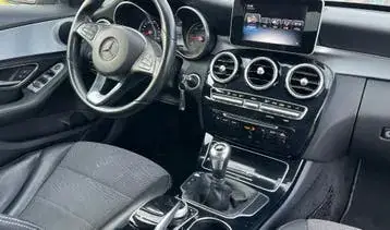 Mercedes-Benz C220