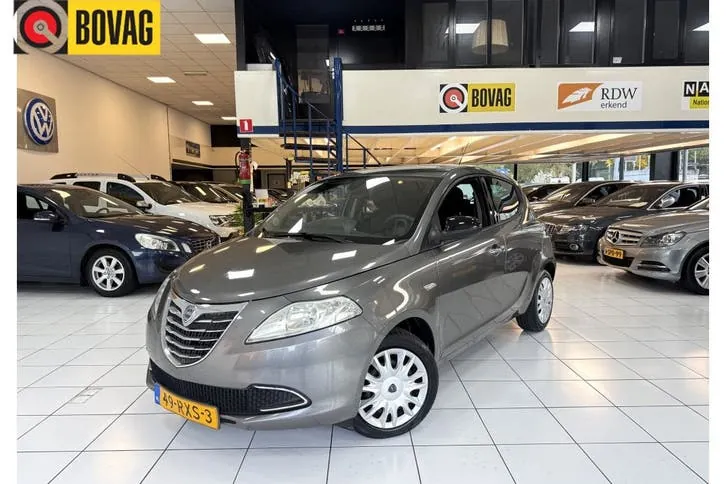 Lancia Ypsilon