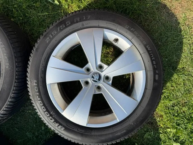 Skoda Octavia photo 2