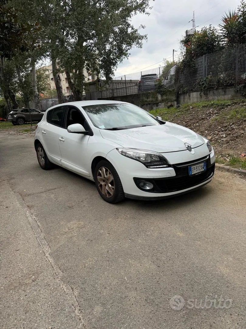 Renault Megane 2013 photo 2