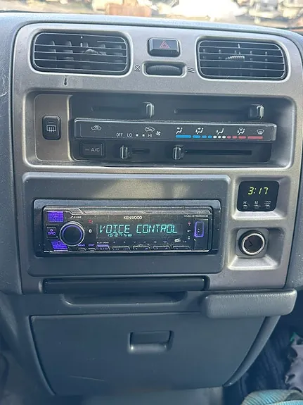 Toyota Hiace 2009 photo 3