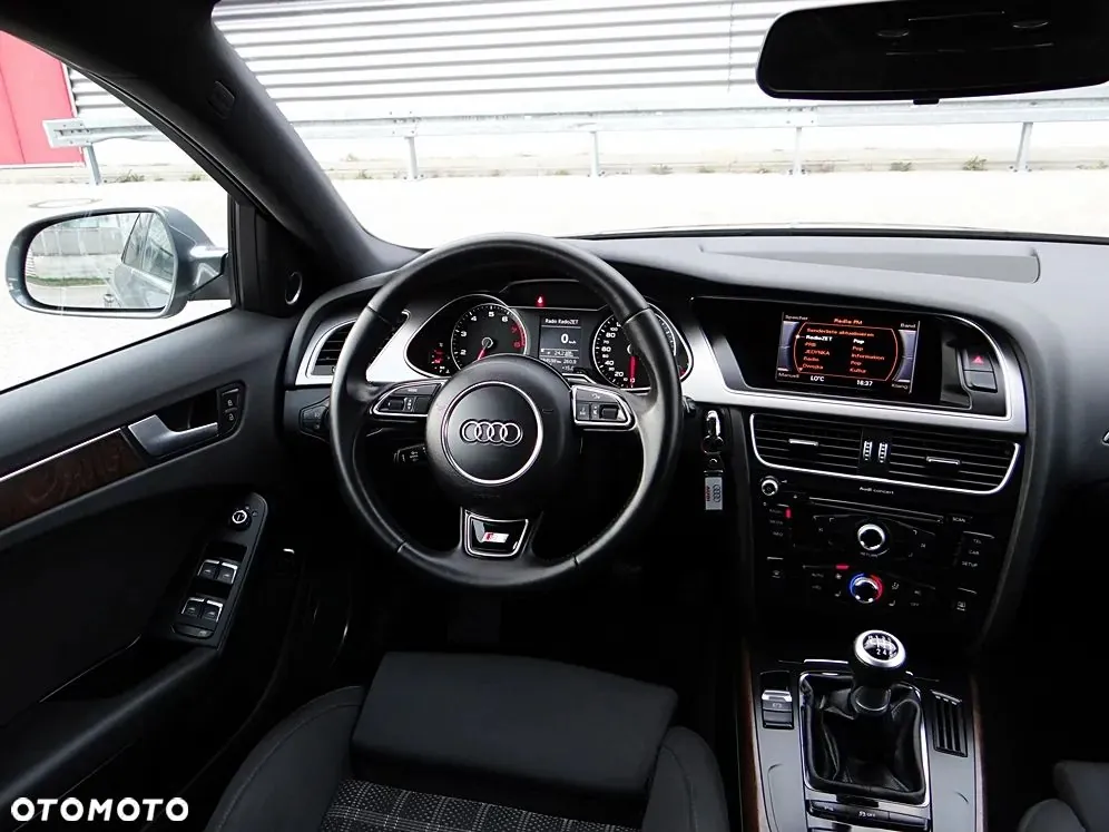 Audi A4 2012 photo 5