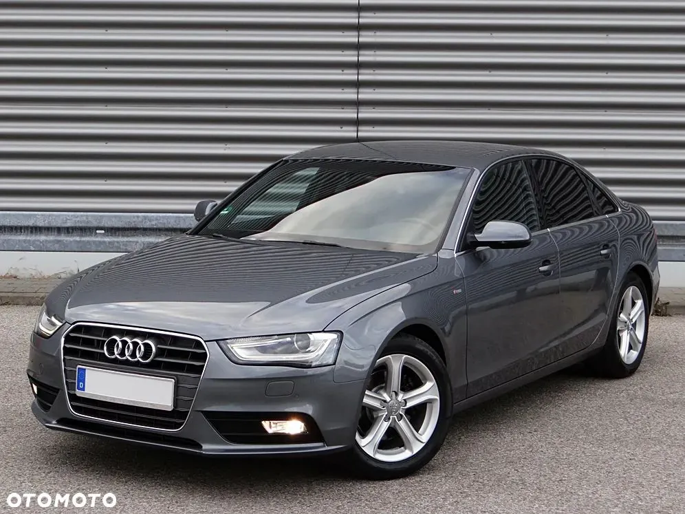 Audi A4 2012 photo 2