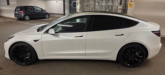 Tesla Model 3 2021 photo 2