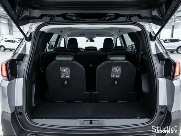 Peugeot 5008 2022 photo 3