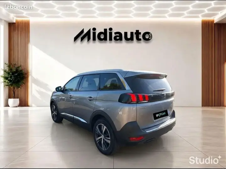 Peugeot 5008 2022 photo 2