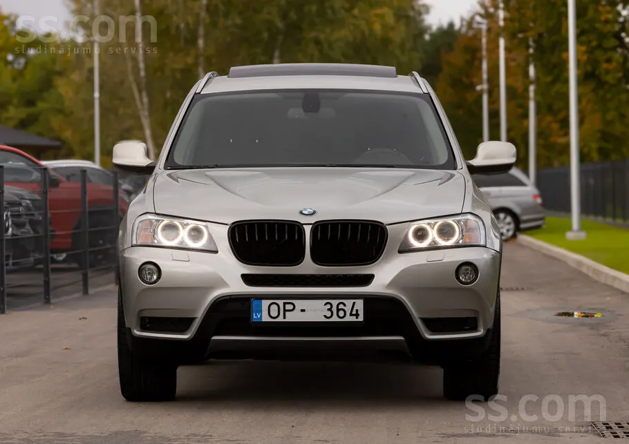 BMW X3 2011 photo 2