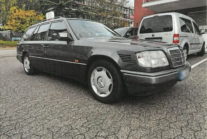 Mercedes-Benz E 300