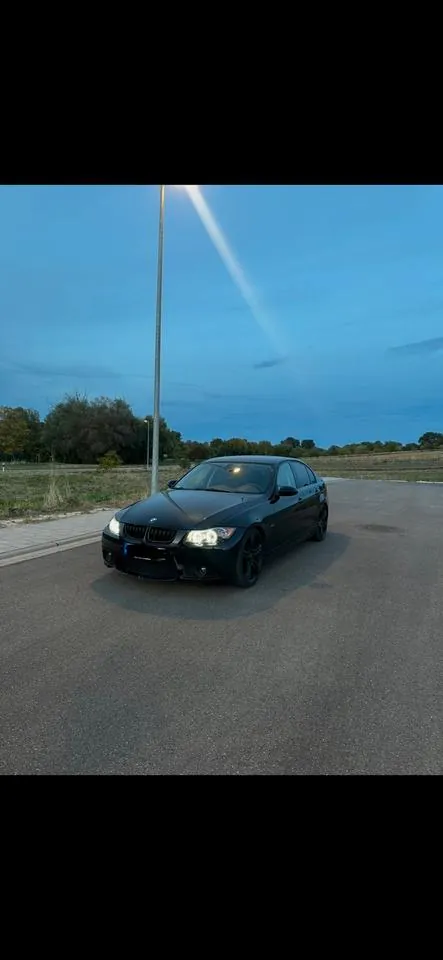 BMW E90
