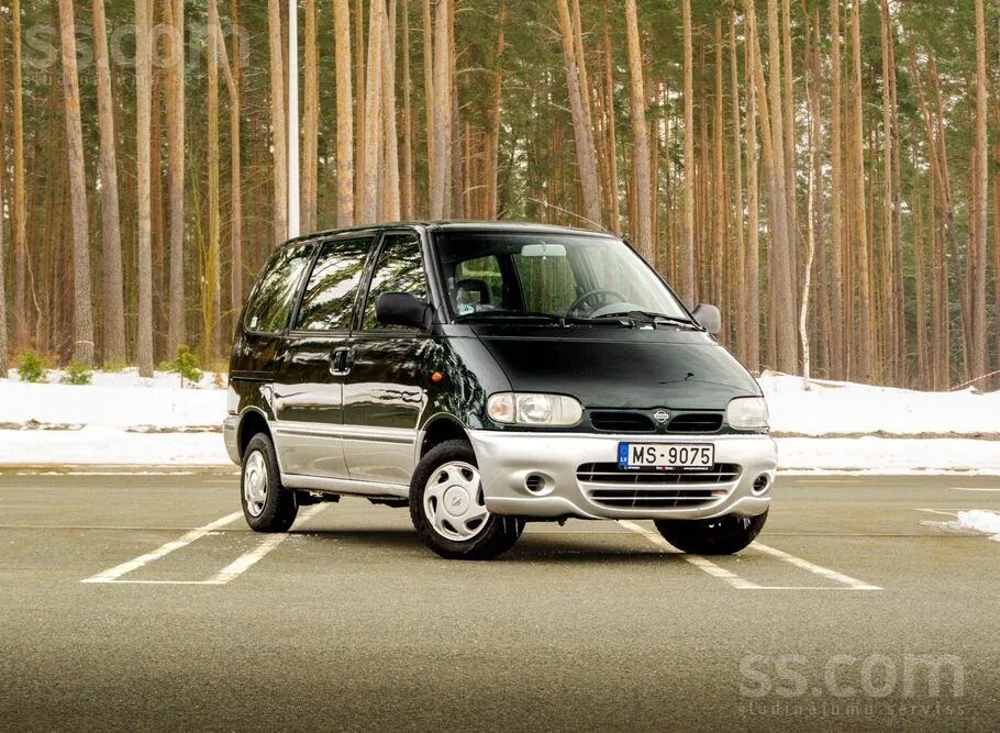 Nissan Serena 2000 photo 2
