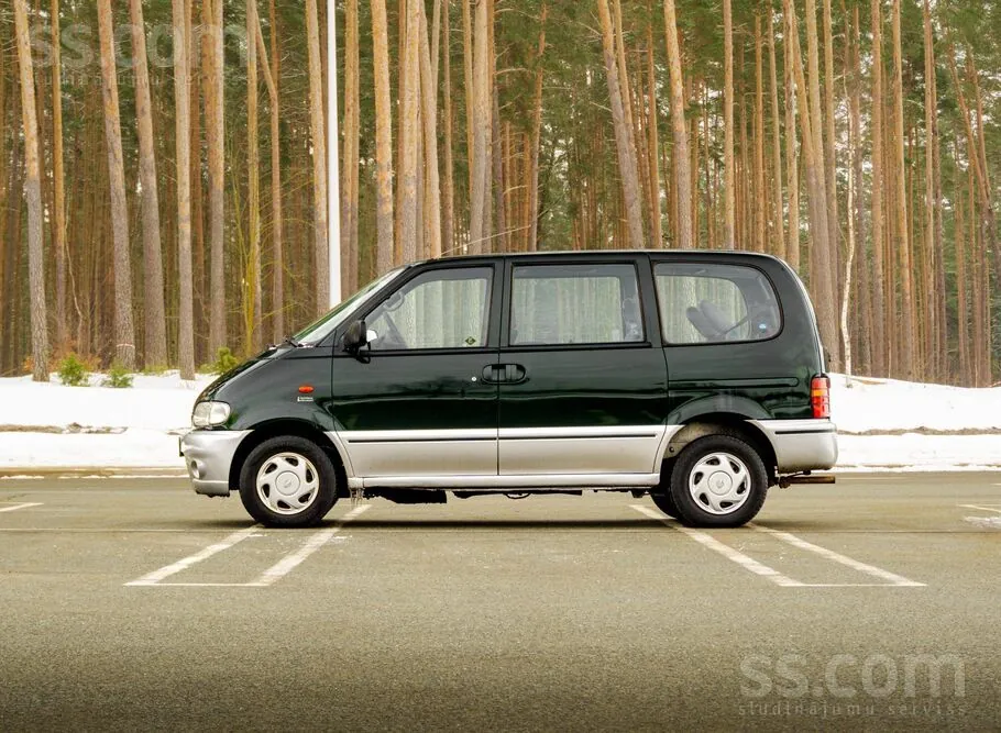 Nissan Serena 2000 photo 4