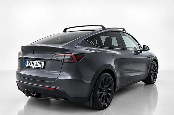 Tesla Model Y 2023 photo 3