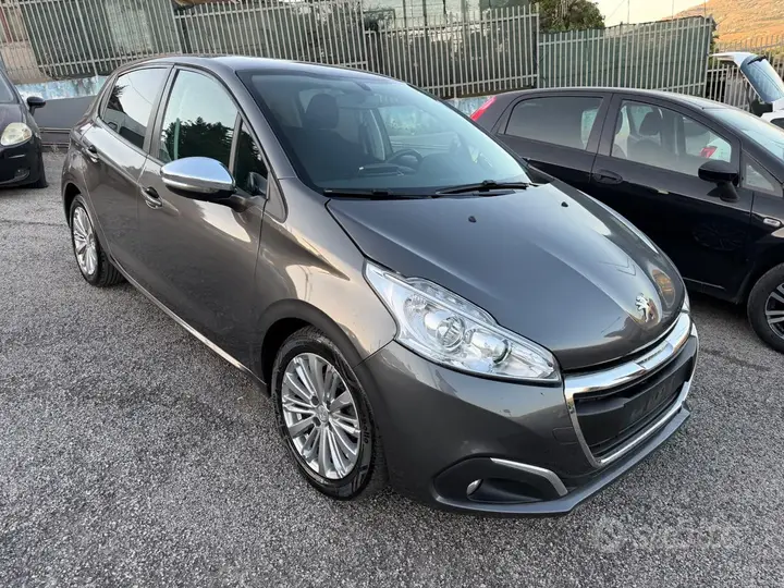 Peugeot 208 2017 photo 2
