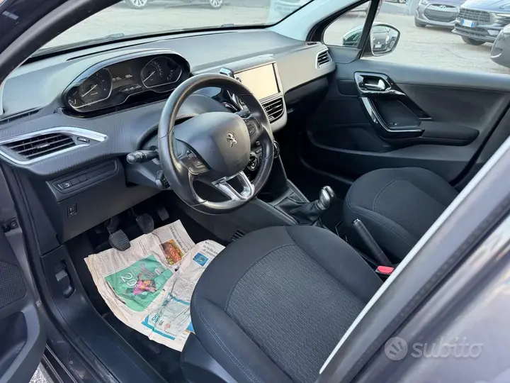 Peugeot 208 2017 photo 5