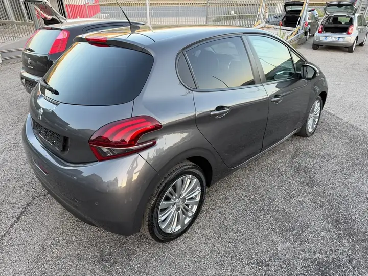 Peugeot 208 2017 photo 4