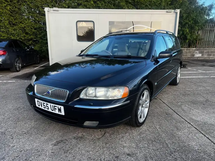 Volvo V70 2005 photo 2