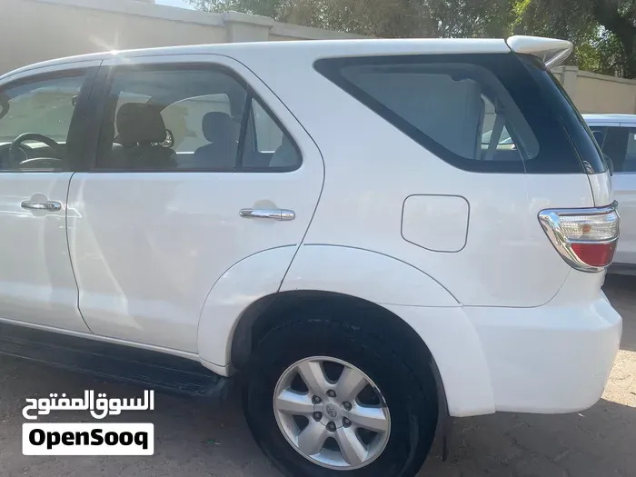 Toyota Fortuner 2009 photo 4