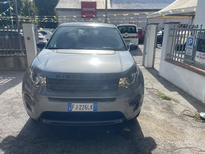 Land Rover Discovery Sport 2017 photo 2