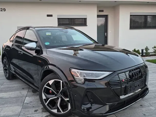 Audi E-Tron 2022 photo 2