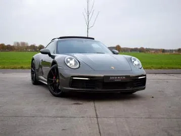 Porsche 911 photo 2