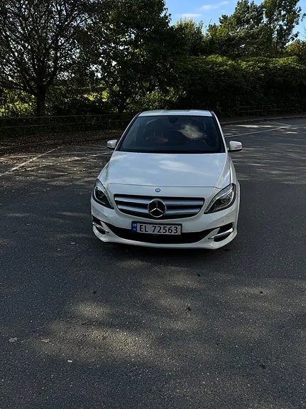 Mercedes-Benz B-Class 2015 photo 2