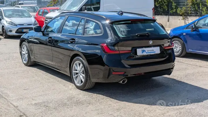 BMW 330E 2022 photo 4