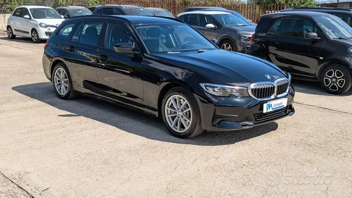 BMW 330E 2022 photo 3