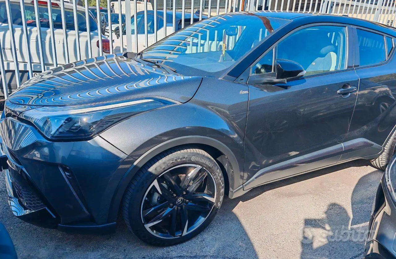 Toyota C-Hr 2023 photo 2