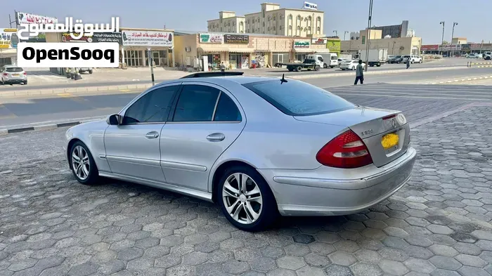 Mercedes-Benz E-Class 2004 photo 3