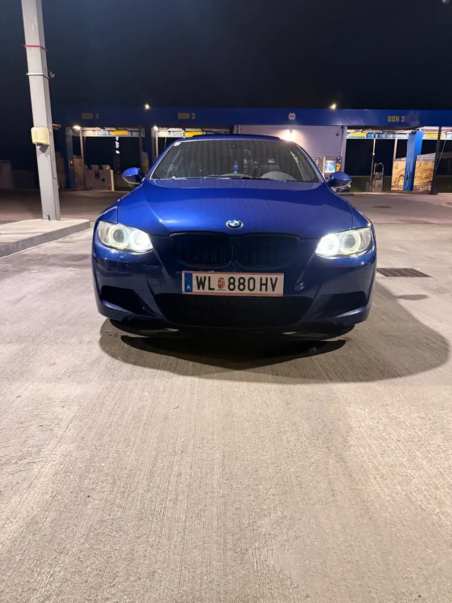 BMW 3 Series 2009 photo 3