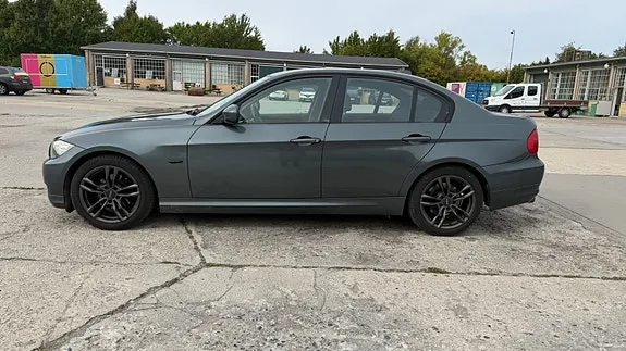 BMW 320I 2010 photo 5