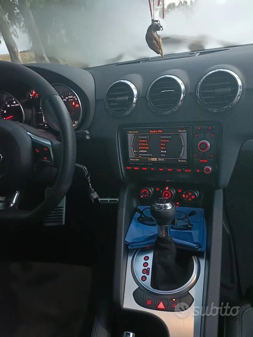 Audi Tt 2010 photo 3