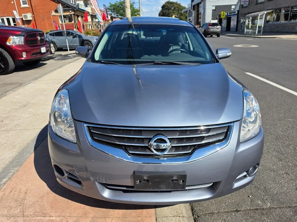 Nissan Altima 2012 photo 2