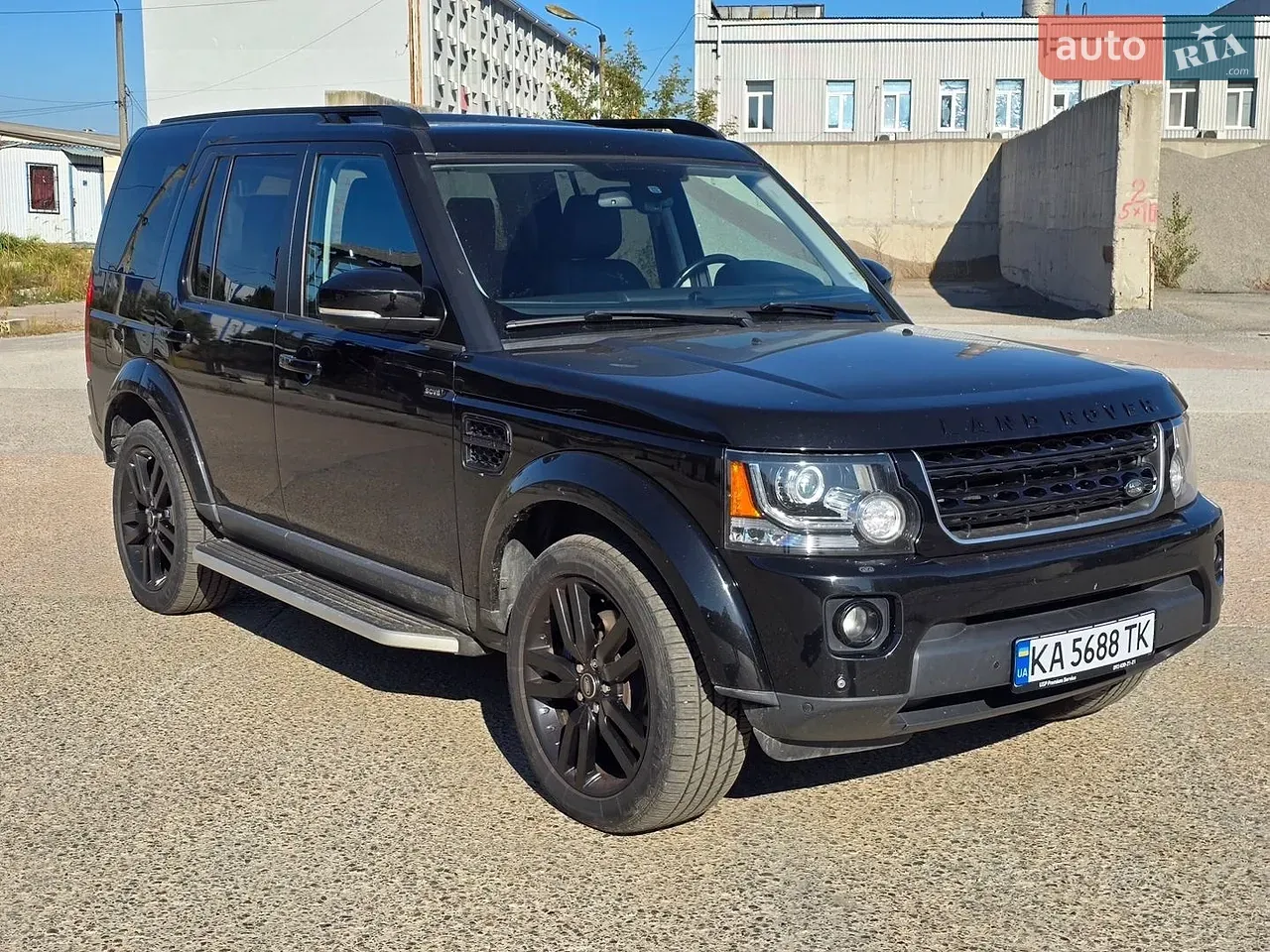 Land Rover Discovery 2016 photo 2