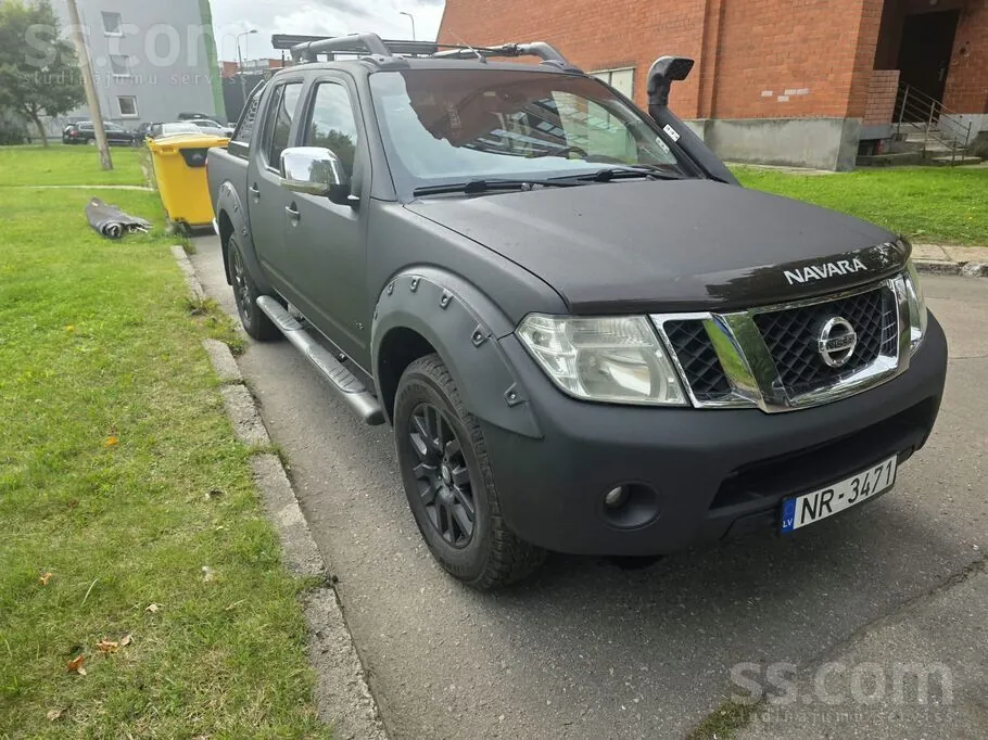 Nissan Navara 2010 photo 2