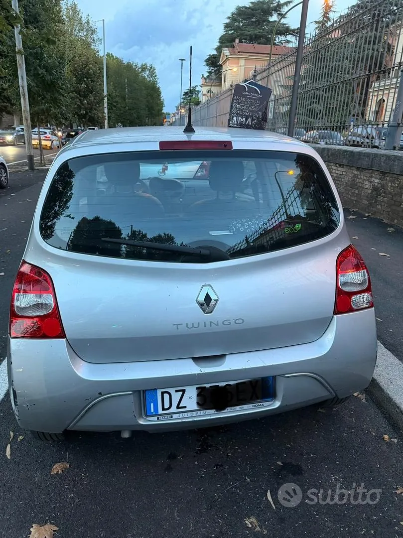 Renault Twingo 2010 photo 2
