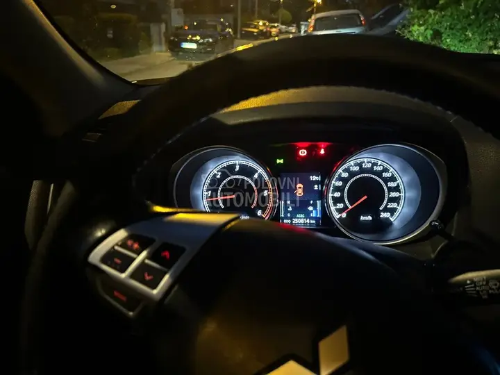 Mitsubishi Asx 2011 photo 4