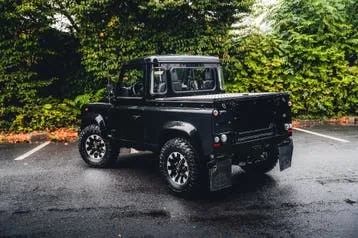 Land Rover Defender 2010 photo 3