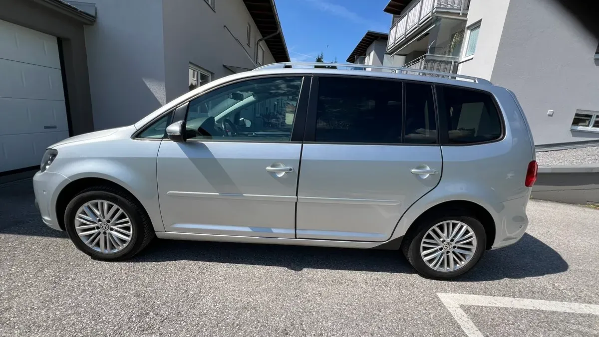 Volkswagen Touran 2014 photo 2