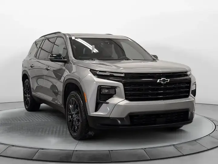 Chevrolet Traverse 2025 photo 2