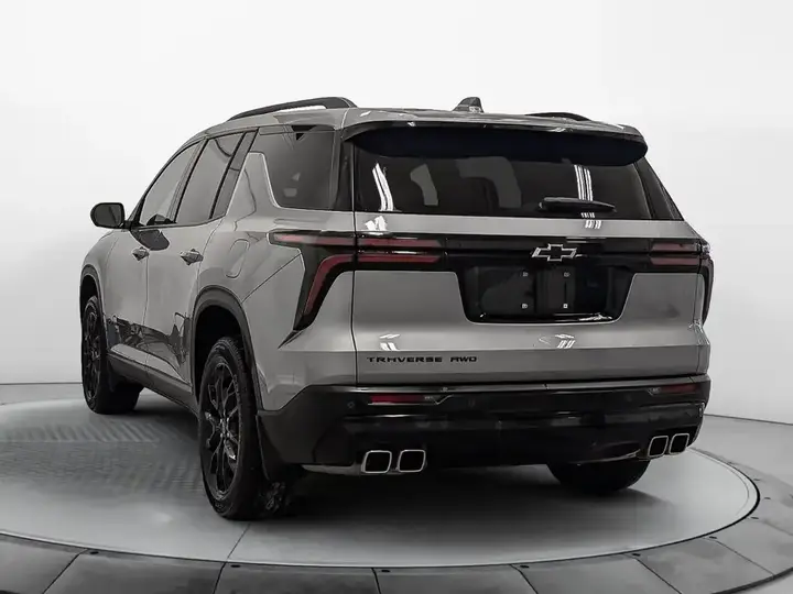 Chevrolet Traverse 2025 photo 3