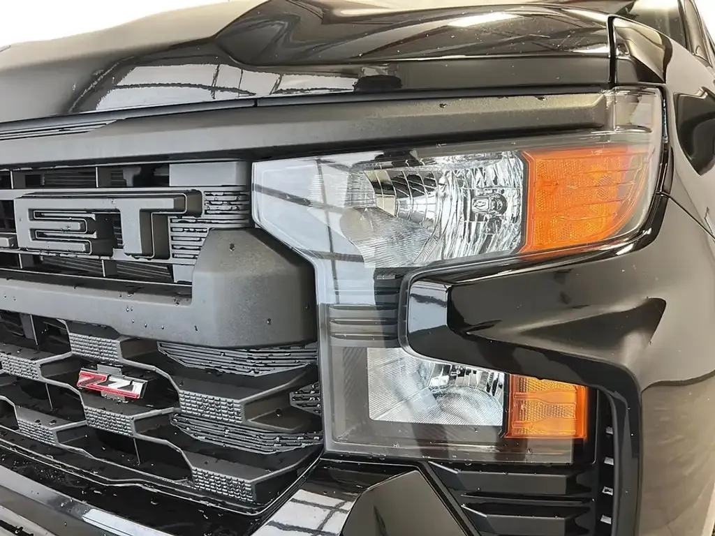 Chevrolet Silverado 1500 2024 photo 3