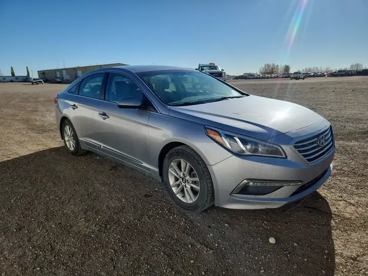 Hyundai Sonata 2015 photo 2