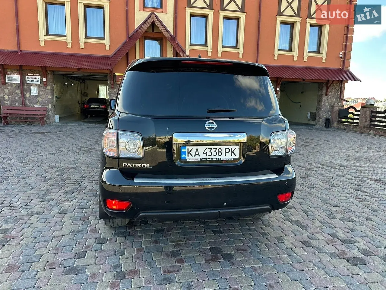 Nissan Patrol 2010 photo 4