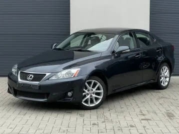 Lexus Is 2011 photo 2