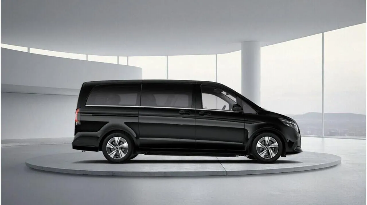 Mercedes-Benz Eqv photo 3