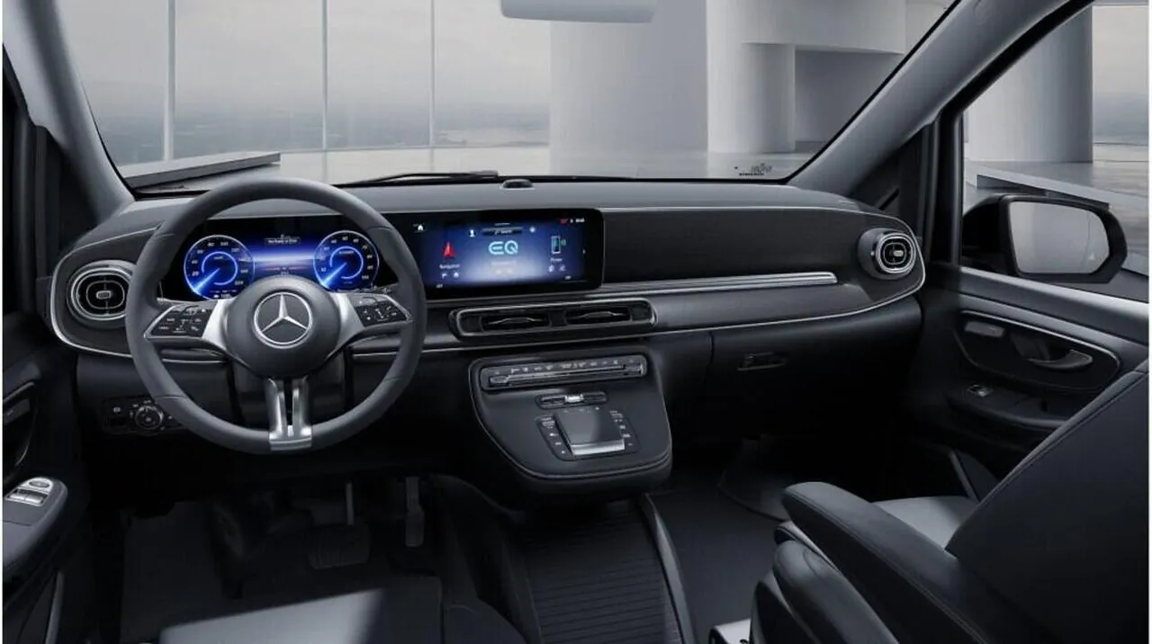 Mercedes-Benz Eqv photo 5
