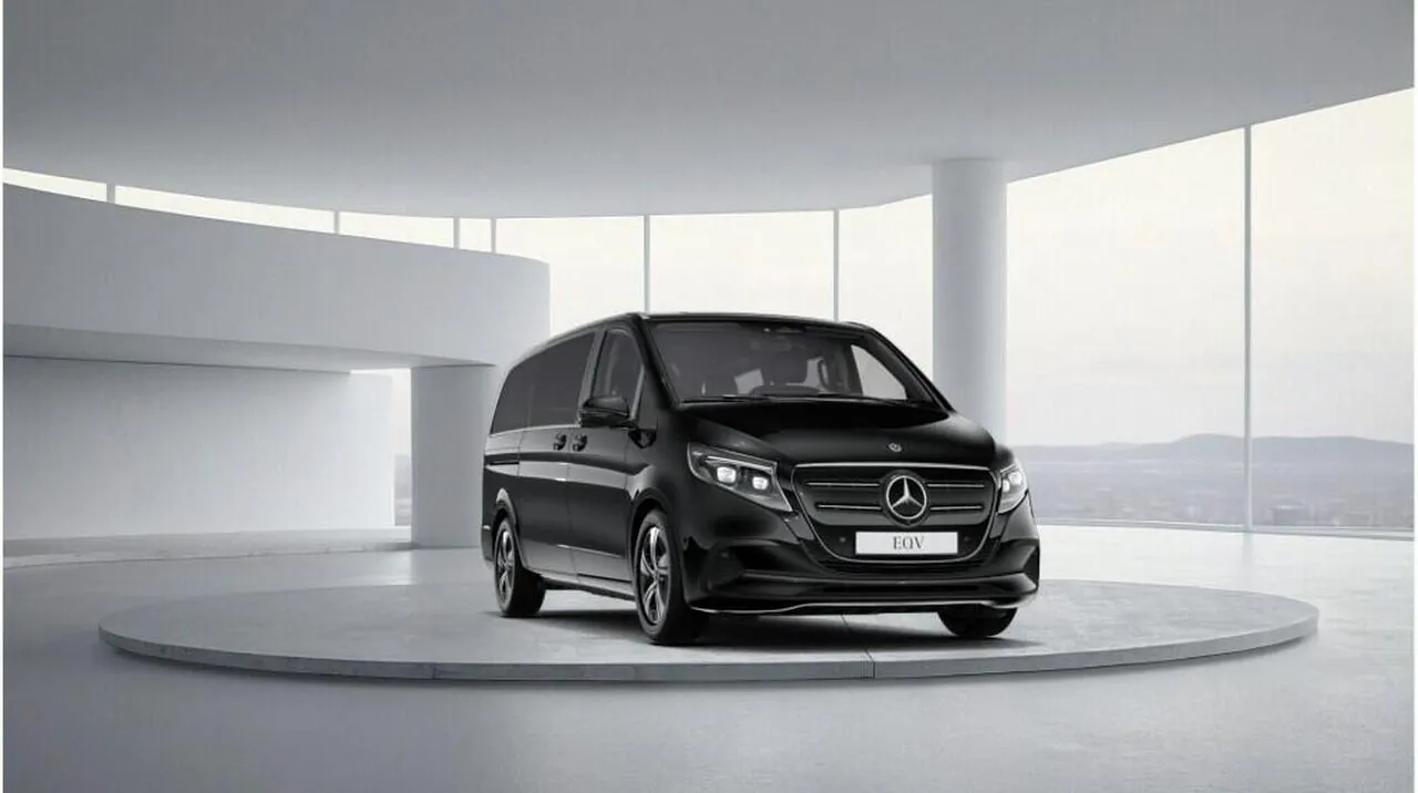 Mercedes-Benz Eqv photo 2